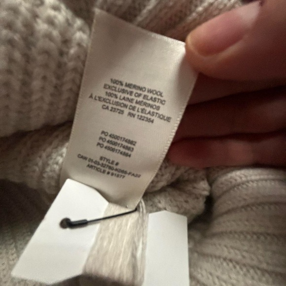 NWT ARITZIA BABATON GRAZIA SWEATER - Picture 4 of 4